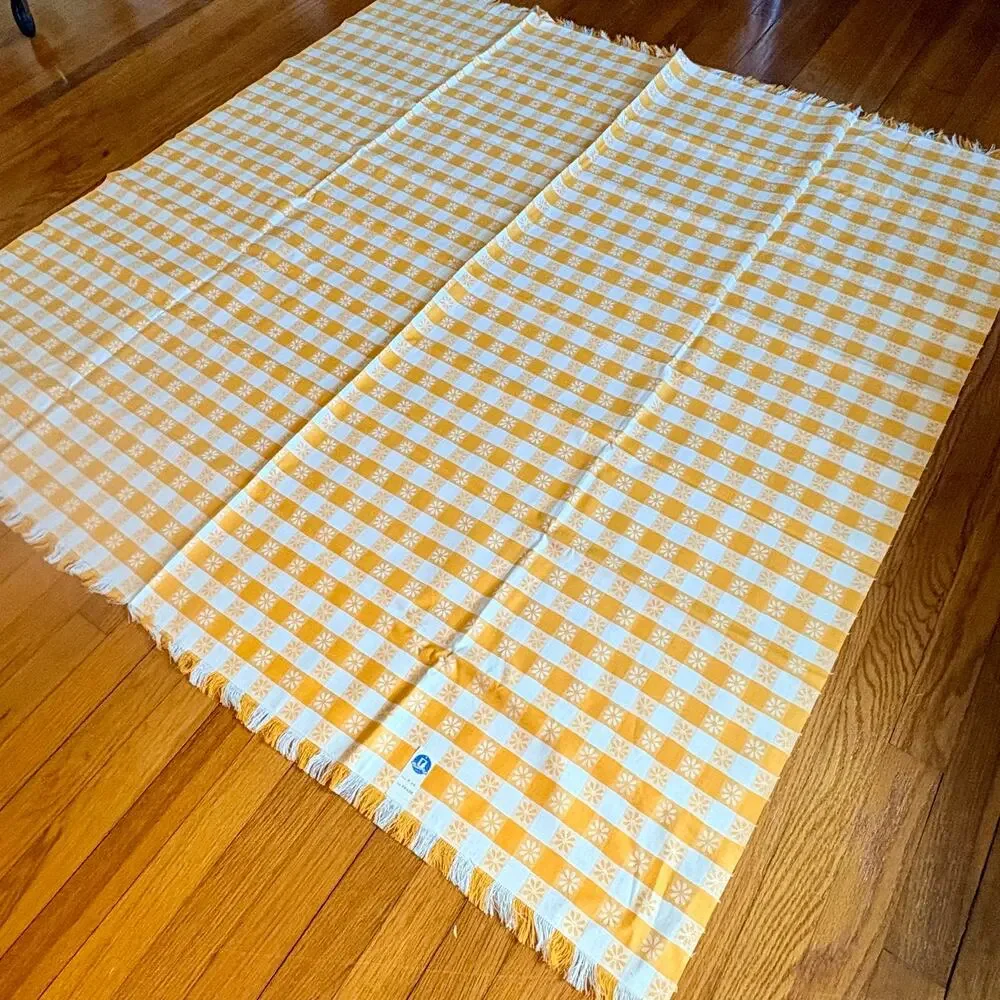Vintage Blind Artisans Vermont Tablecloth 58” Yellow Gingham Daisy Fringe